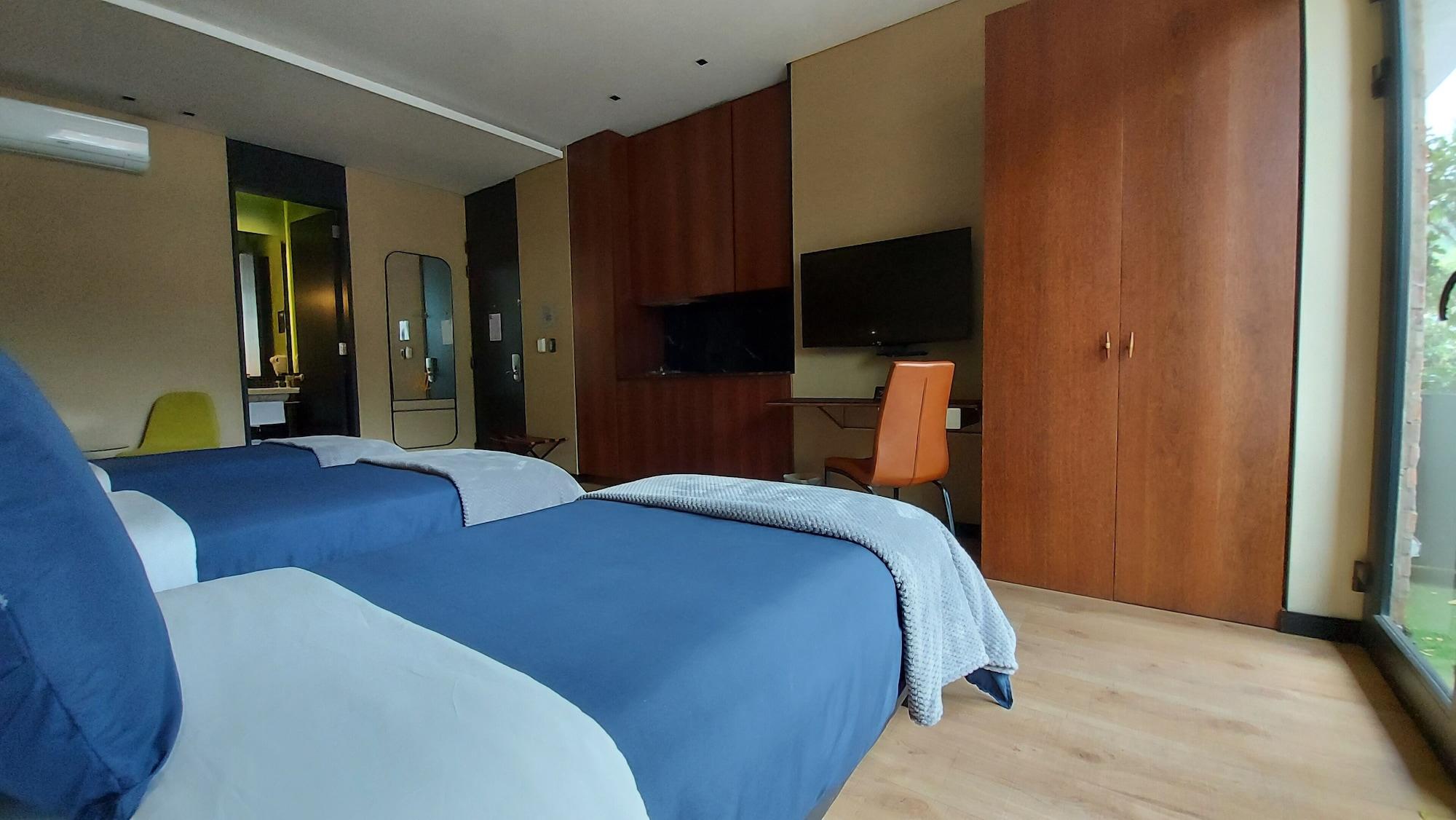 Viajero & Hotel 4*
